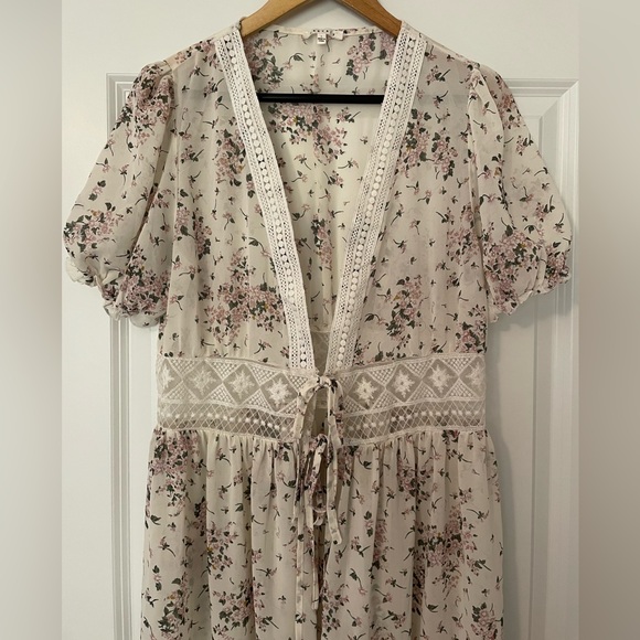 Vici for Baevely Spring Floral Maxi kimono Cardigan front tie with Lace Detail - Picture 2 of 7